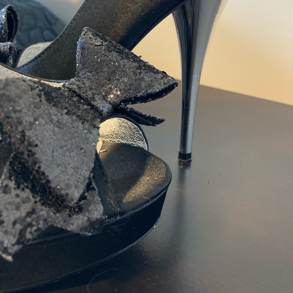 Luichiny Kissy Kiss Black Bow Heels - Picture 6 of 7